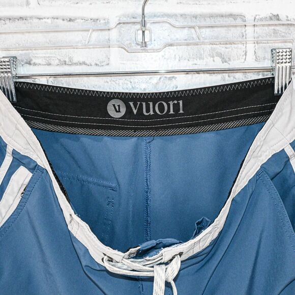 VUORI Men's Cruise Board Shorts in Blue Grey ColorBlock sz 30 - Picture 2 of 7